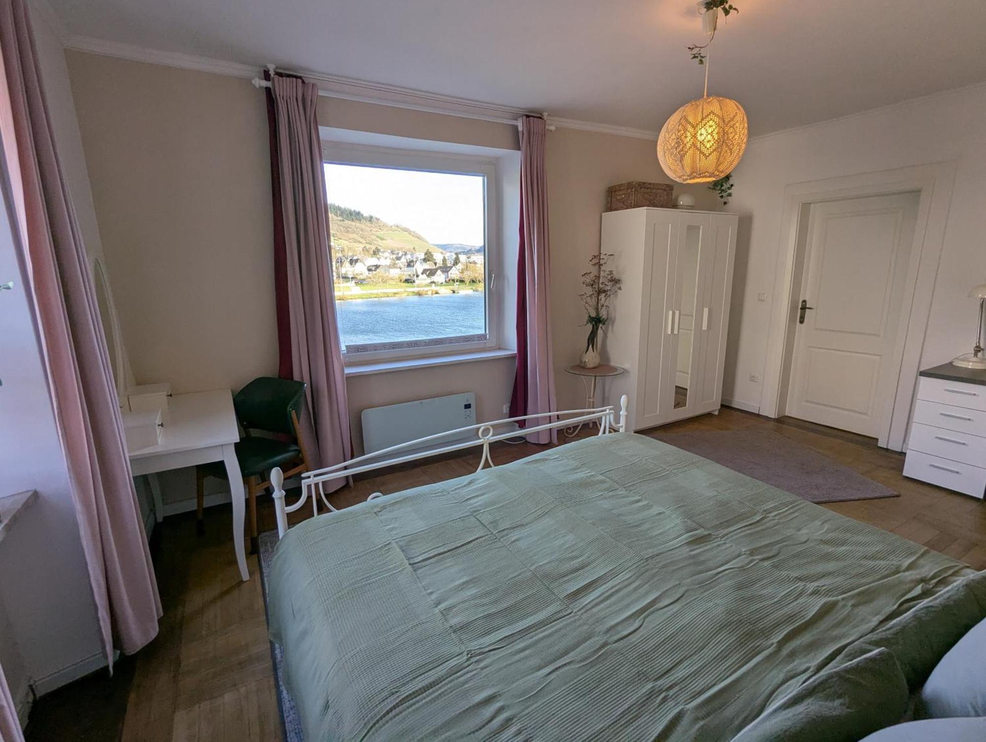 Voll Ausgestattete Wohnung Mit Moselblick Alf Exterior photo